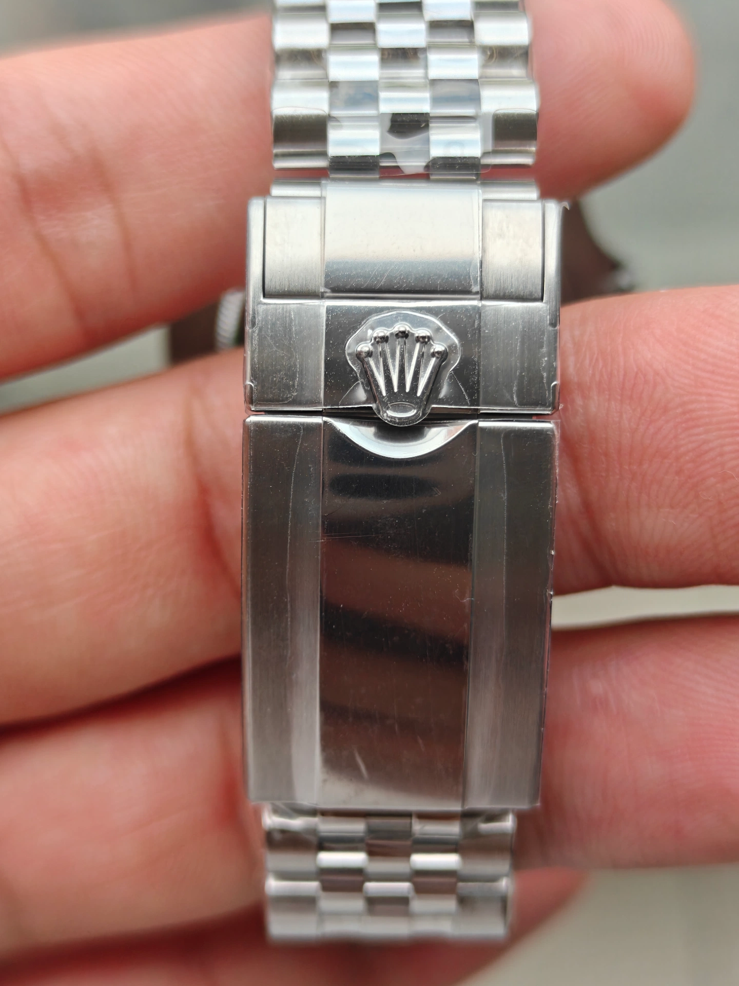 VSF Pepsi GMT-Master II Oyster clasp front with Rolex crown emblem