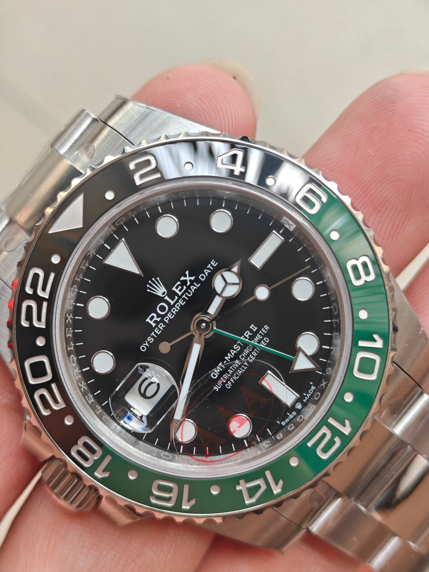 VSF Sprite GMT-Master II détail du cadran, cadran noir, lunette céramique verte et noire, autocollant AAA