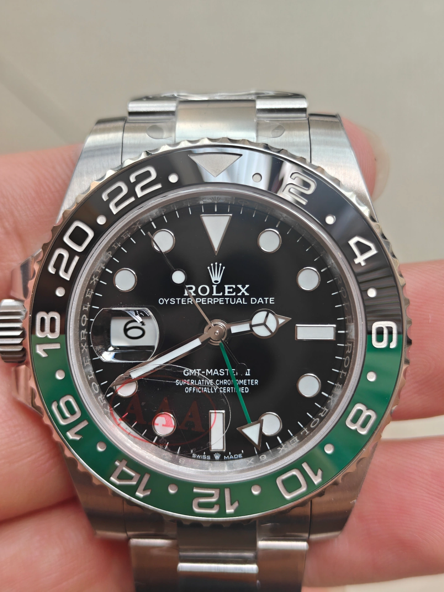 VSF Sprite GMT-Master II 126720VTNR gauche, lunette céramique verte et noire, vue de face