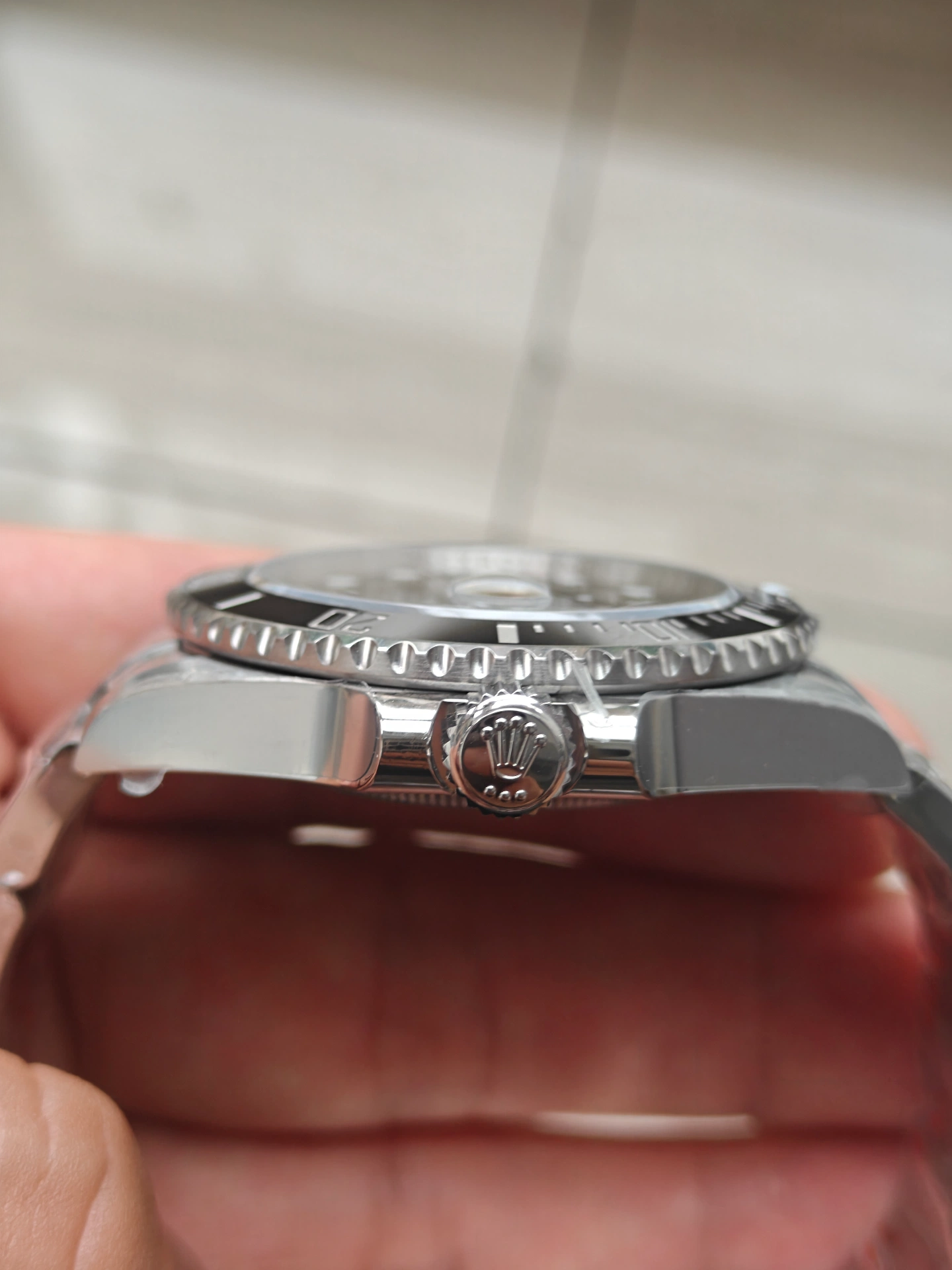 VSF V3 Submariner Date Krone Seitenlogo